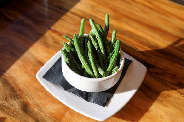 seasonal veggies - green beans - Delivery and takeout for lunch