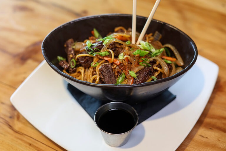 DBK's Steak Lo Mein - 8 oz Sliced Marinated Skirt Steak, Lo Mein, Scallions, Carrots, Onions & Bok Choy in a Bold & Savory Soy Sauce